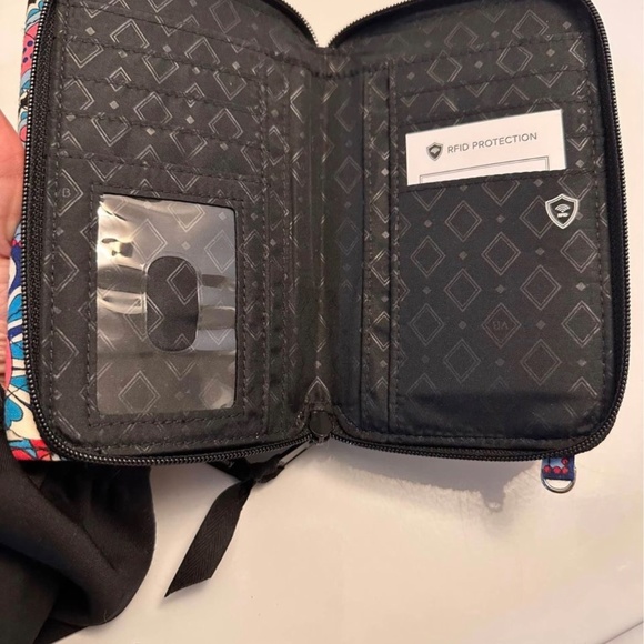 Vera Bradley Crossbody All in one wallet - Picture 3 of 4